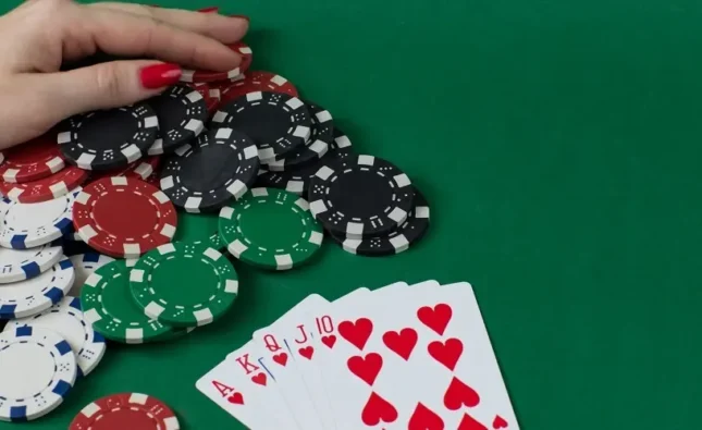 How to Play Omaha Poker: A Comprehensive Guide